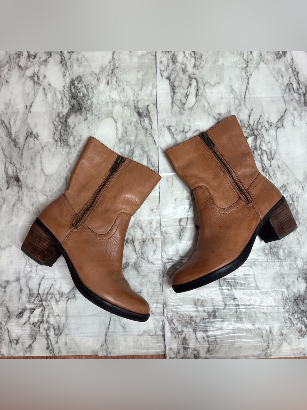 Lands end Tan Leather exposed Zipper Ankle Boots Casual Western Style size 7.5